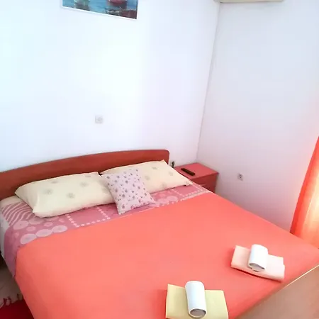 15 * Makarska