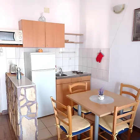 15 Makarska