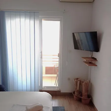Apartment 15 *