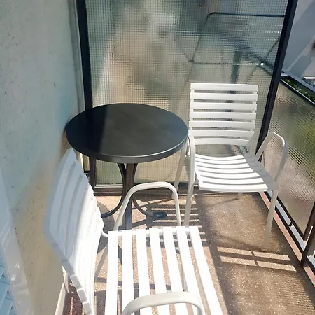 Apartman 15 *