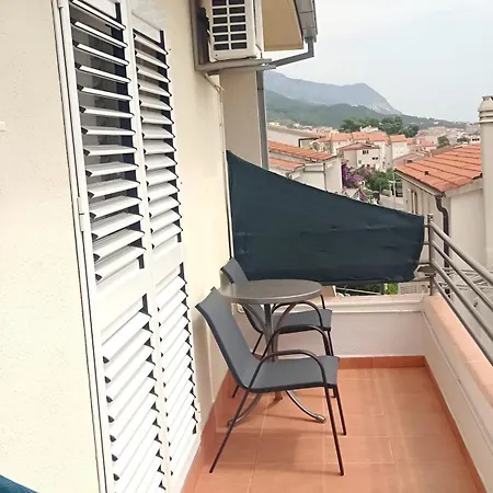 15 * Makarska