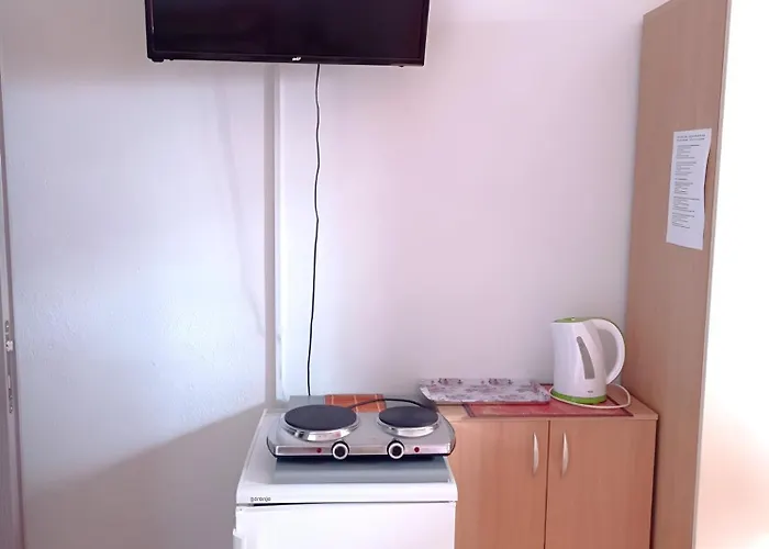15 * Makarska